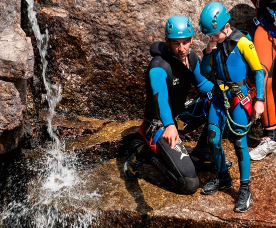 Saut dans le canyon du Haut-Tarn