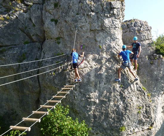 Pont de singe sur le parcours jaune