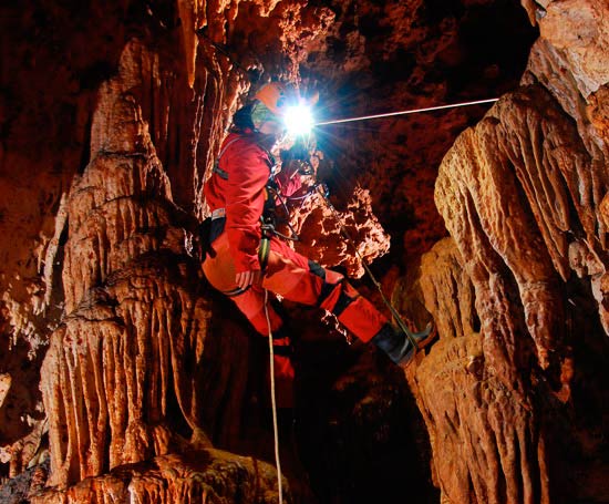 Spéléo verticale sur le causse