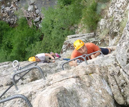 Escalade sur la Via ferrata de Rousses