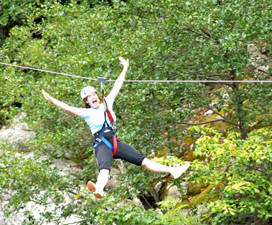 Tyrolienne de la via ferrata de Rousses