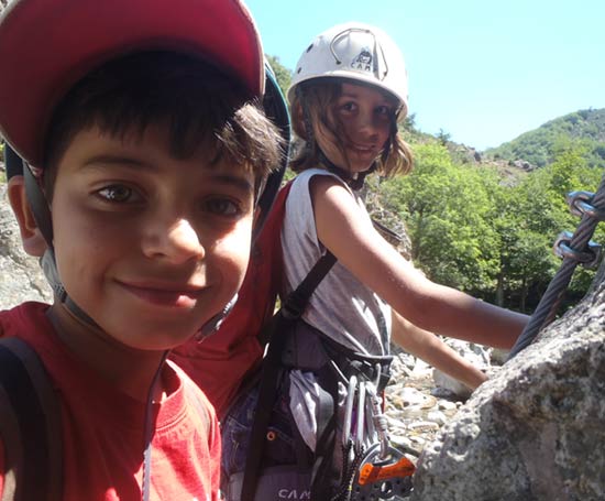 Visages sur la via ferrata