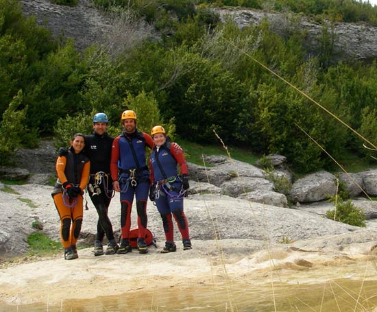 Groupe de canyoneurs en sierra de guara